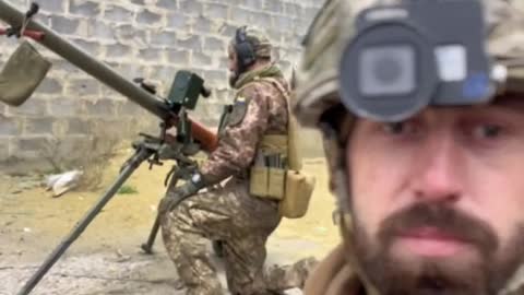 Ukrainians Fire Recoilless Gun at Russians