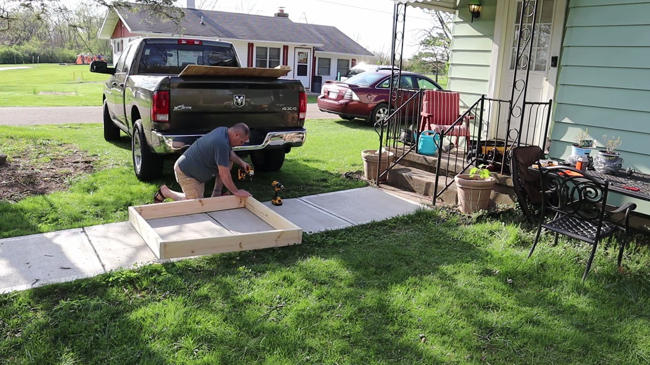 Beginning Chicken Coop Build