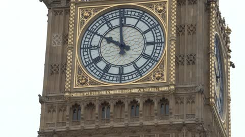 Bong! Big Ben's back in Britain after five-year restoration