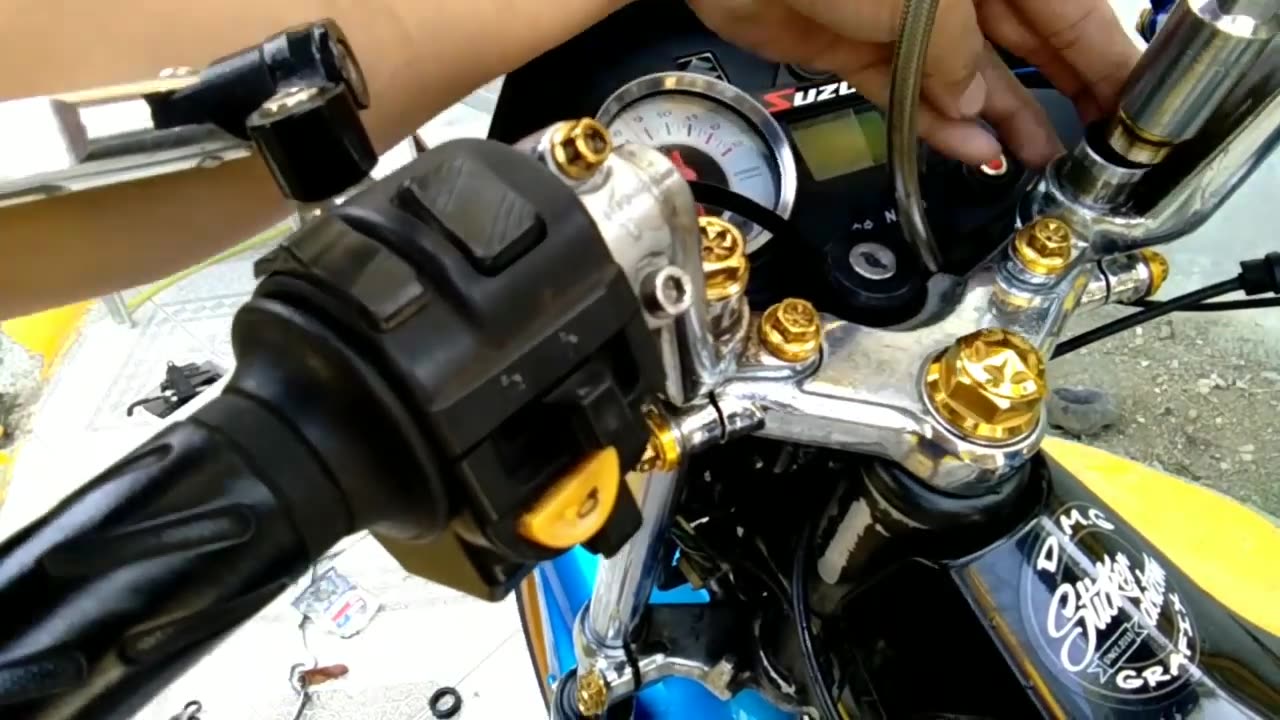 How to change fork oil seal - Raider150