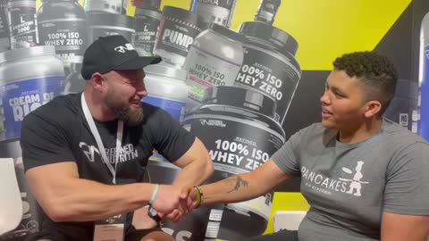 Asking bodybuilder his goals and how will he turn pro