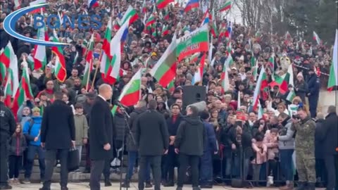 Радев Горд съм да видя толкова много родолюбиви българи на Шипка