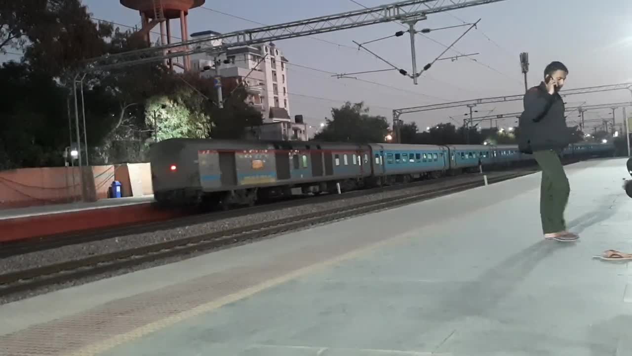 ajmer-New Delhi Shatabdi express 12016 led by WAP-7 aggressive Departure from gandhinagar