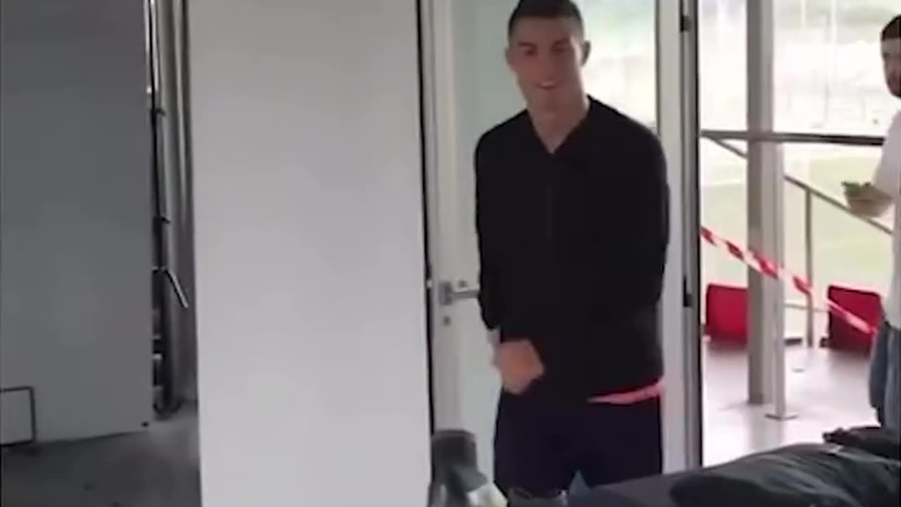 Cristiano Ronaldo got pranked :)