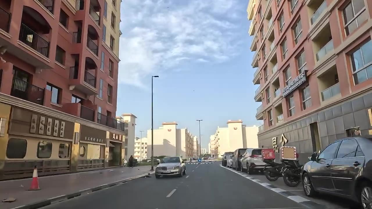 Dubai Mall Drive: A Luxury Shopping Experience from Your Car