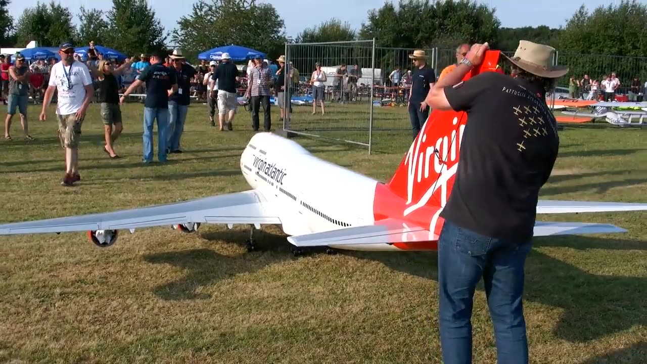 BOEING 747-400 VIRGIN ATLANTIC GIGANTIC RC AIRLINER MODEL JET FLIGHT