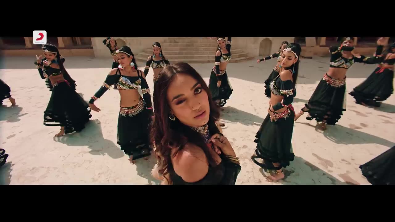 Ghana Kasoota |‪@raftaarmusic‬ | Surbhi Jyoti | ‪@RashmeetKaur‬ | Avvy Sra | Latest Hit Dance Song