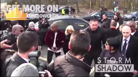 Kim Kardashian * Gets Attack by a Man