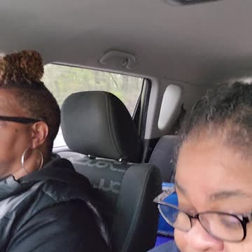 Lady asked man a strange question at Walmart #jokeoftheday