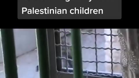 israeli soldier beat a child