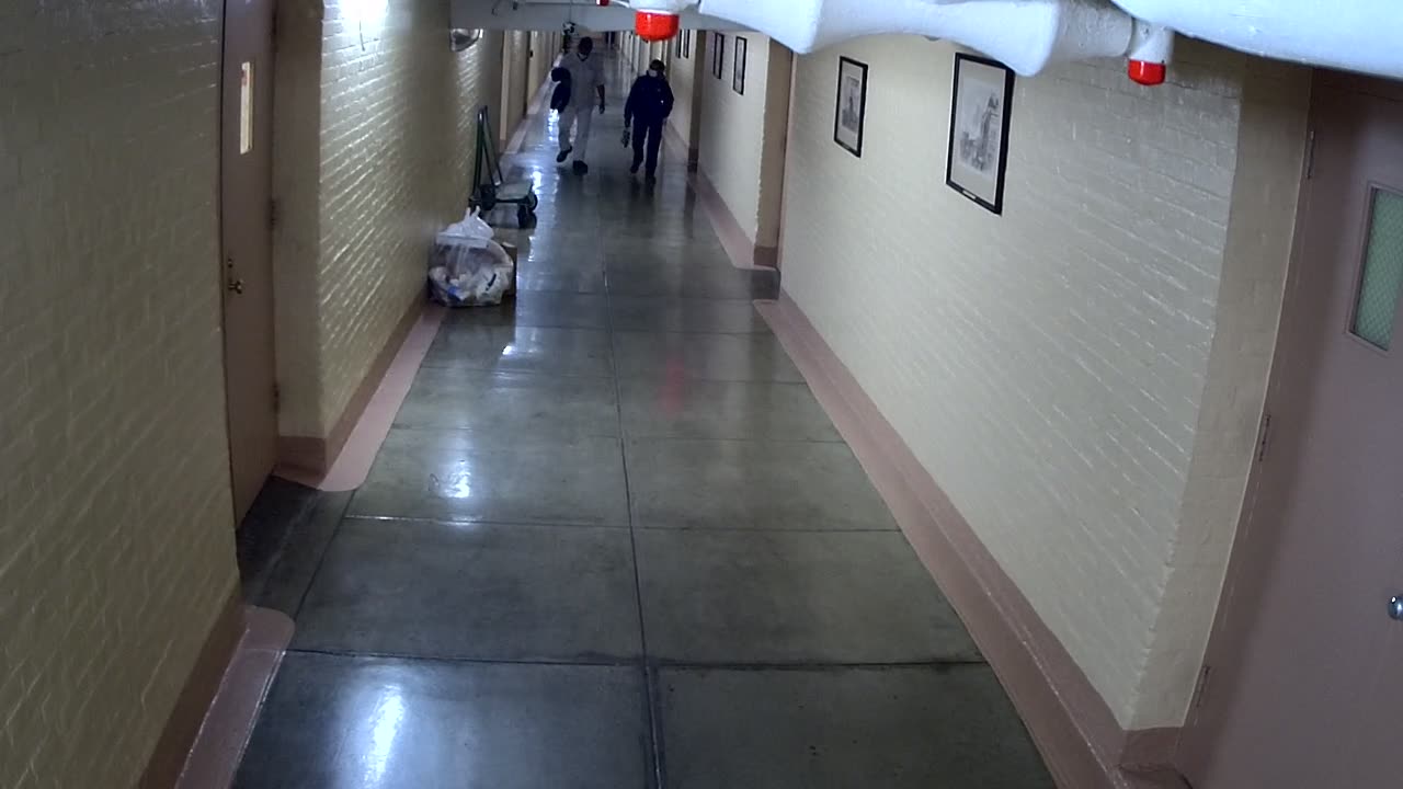 0059USCHBAHT43Hallway_2021-01-05_02h40min01s247ms.mp4