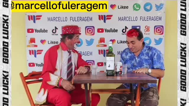 PALHAÇO FACILITA GRANDE DANÇARINO NO ESCURO EM FESTAS