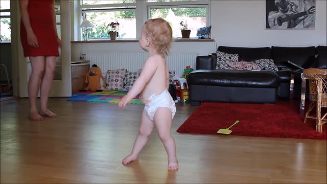 Talented Toddler Pulls Killer Dance Moves On The Living Room Floor