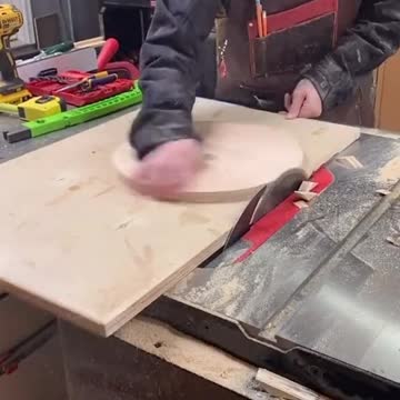 Retracting Blade Saves Man's Hand