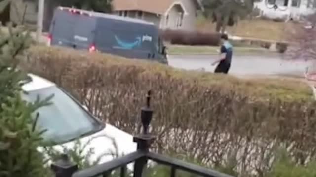 Amazon driver delivers during tornado warning