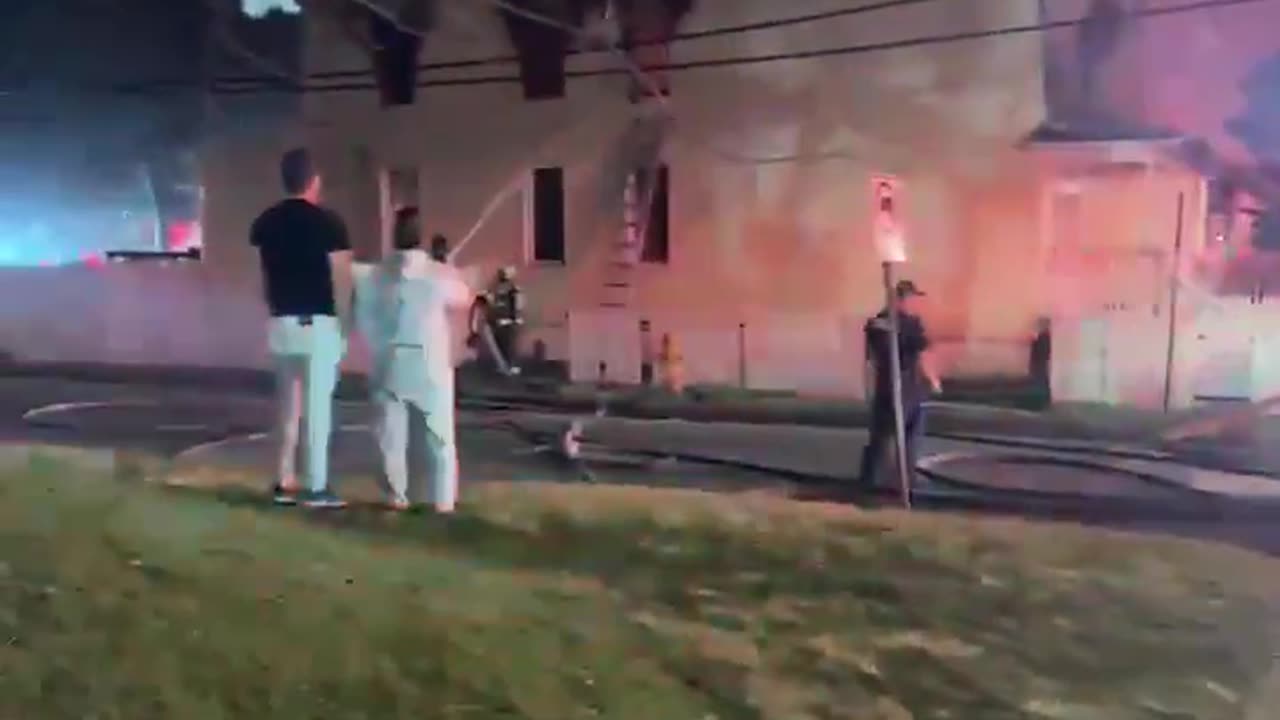 🚨#Warning: House Engulfed in Flames Brooklyn, Baltimore Doris Ave & 6th St