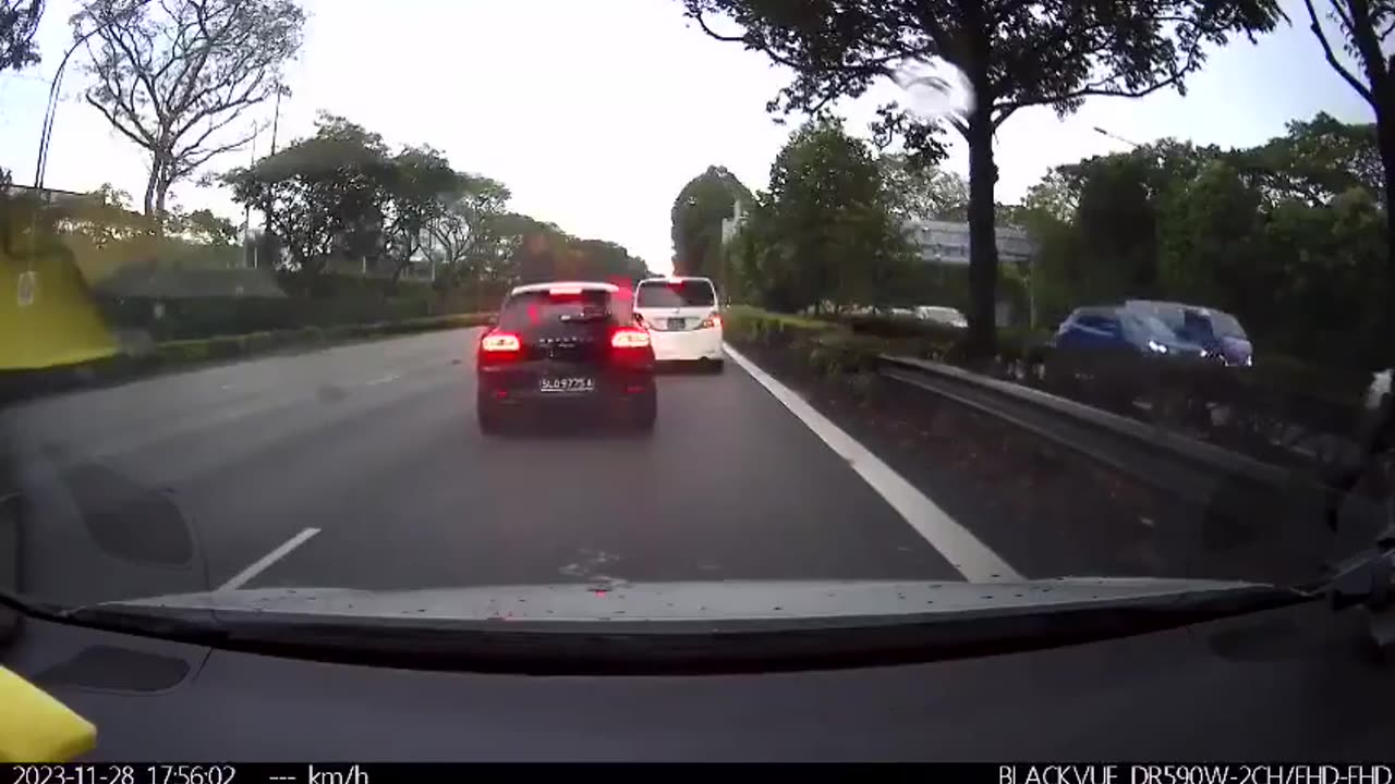 Two bikers hit Porsche in 10 seconds