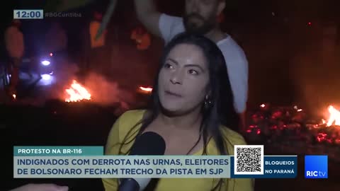 Caminhoneiros bolsonaristas fazem protestos e fecham estradas pelo Brasil