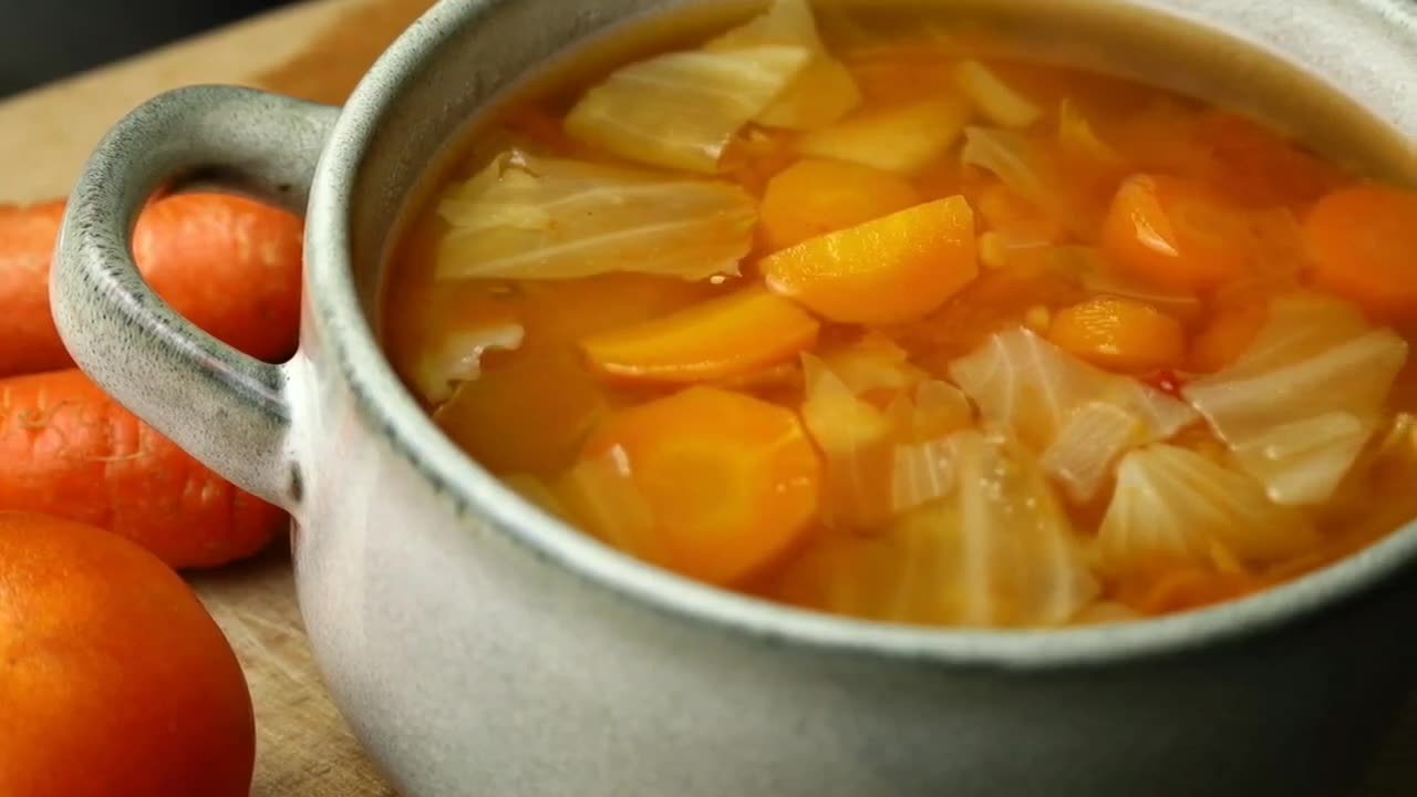 Diet Cabbage Soup | Lose 5 kg In A Week | Vegetarian Soup For a Healthy Diet