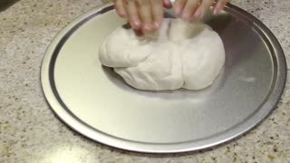 How to make pizza at home