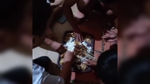 Kebersama'an di saat ada makanan