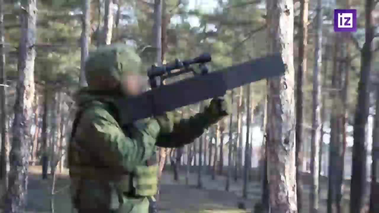 Soldiers of the Airborne Troops spot a Ukrainian "flyer," jam it and put it down