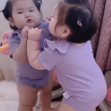 Hilarious compilation of adorable baby's epic dance moves