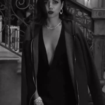 Ana de Armas behind-the-scenes of No Time To Die