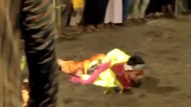 Detik detik kesurupan kubro