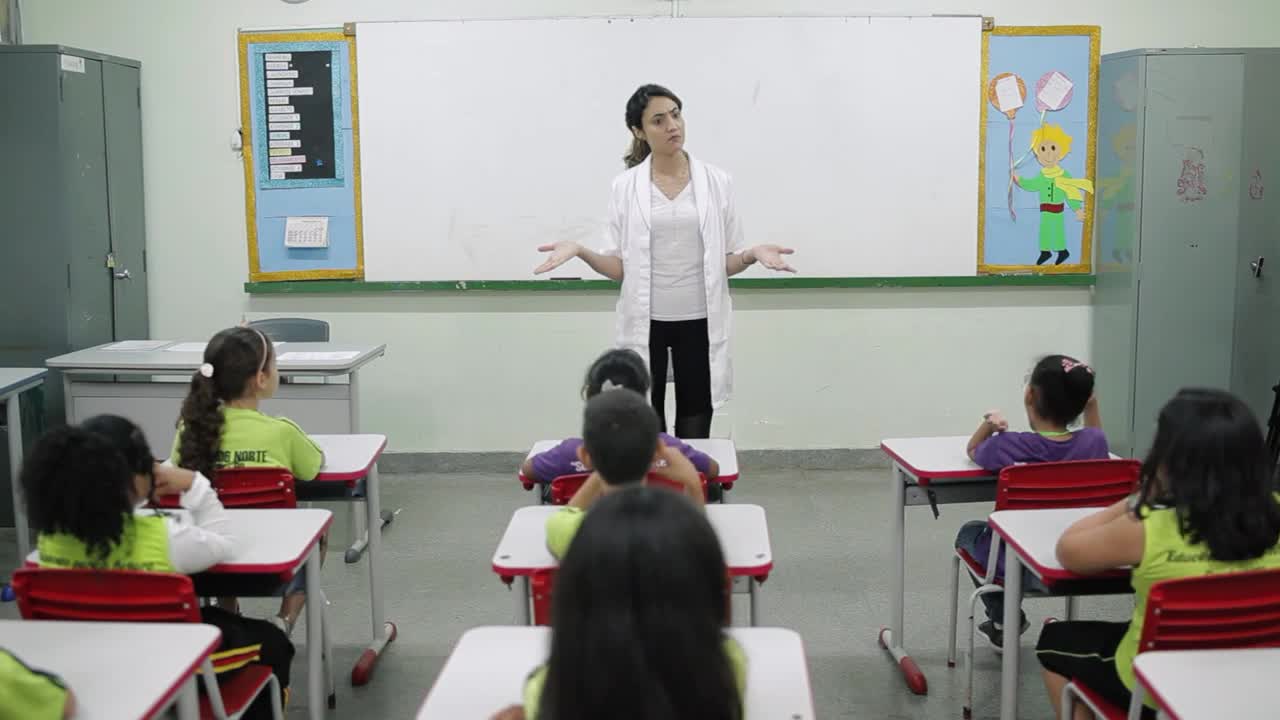 Tempo de Aprender _ Curso _ Módulo 2 _ 06 _ Aprendendo a ouvir_ Consciência de rimas