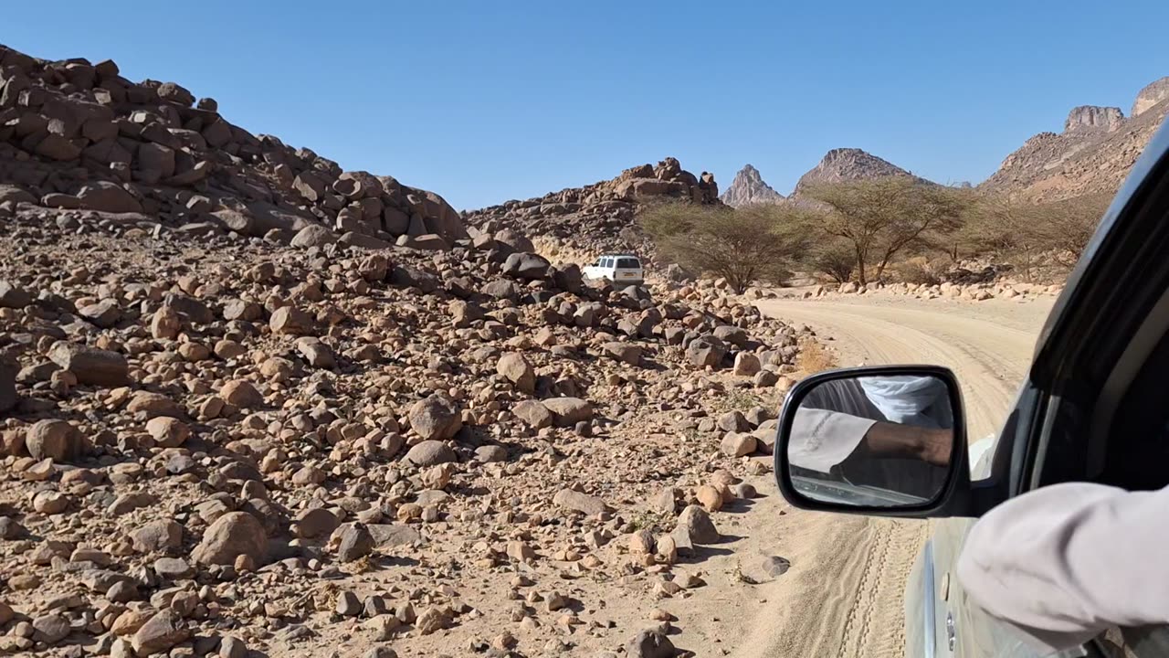 Driving back to Djanet
