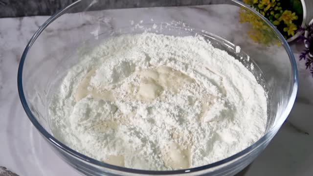 ETO NAMAN ANG GAWIN MO SA GLUTINOUS RICE FLOUR PARA SA PASKO! UULIT - ULITIN NIYO SA SARAP! UBE