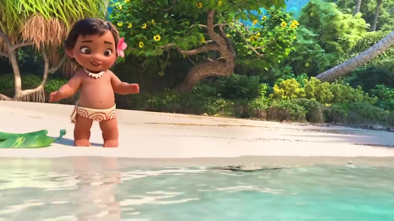 Baby Moana Lends a Helping Hand - Moana - Disney Princess