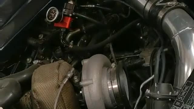 The car engine displays the car engine inside.