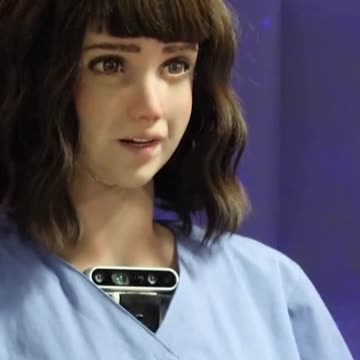 AI robots speak at conference