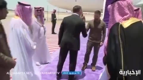 Zelenskyy Arrives in Saudi Arabia for Meetings with the Arab League