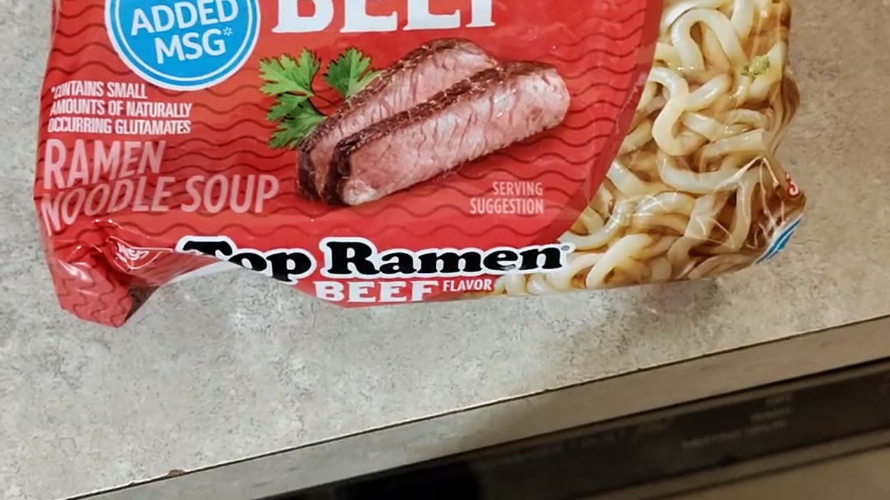 Eating Nissin Top Ramen Beef Flavor, Dbn, MI, 11/11/23