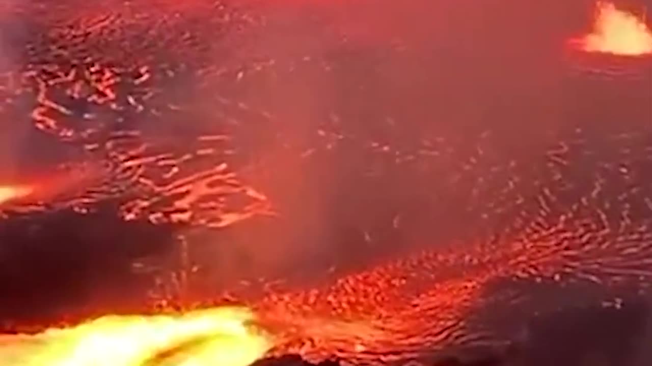 Hawaii's Kīlauea volcano erupts from crater