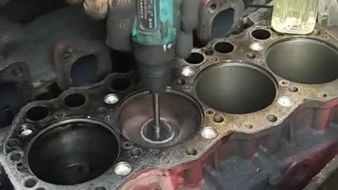 Engine cylinder grinding