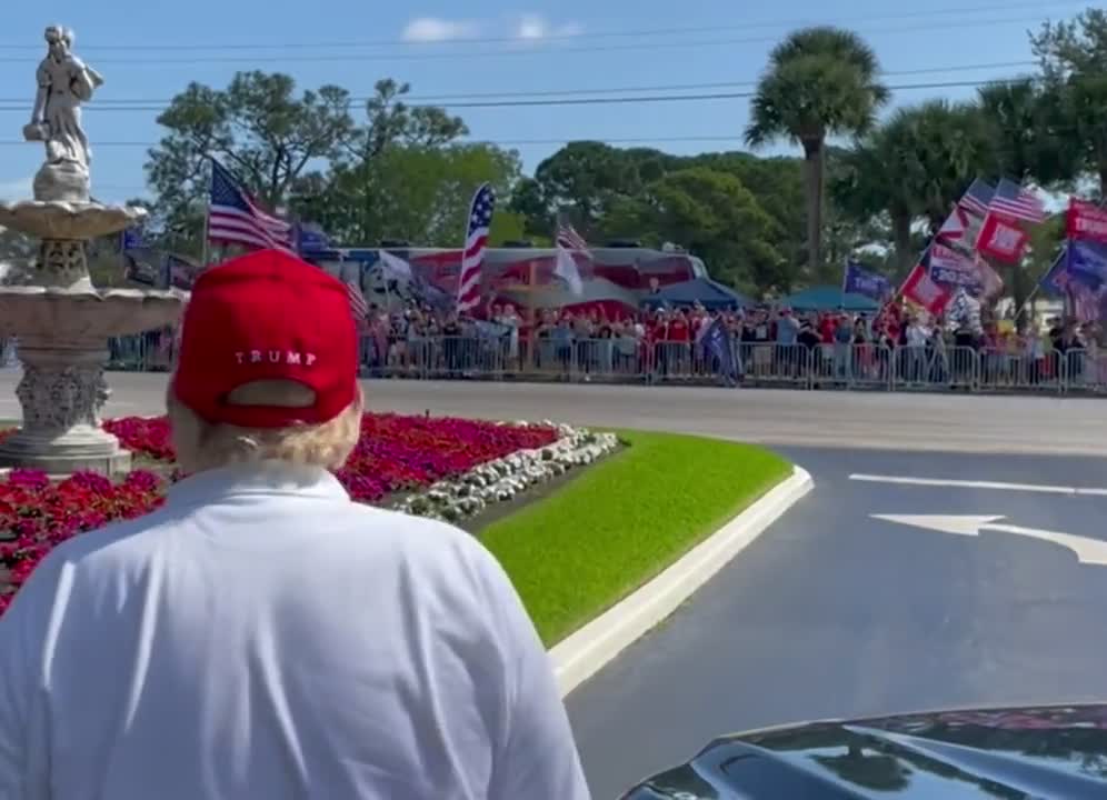 Outside of Trump International Golf Club in the GREAT state of FLORIDA! AWESOME!!