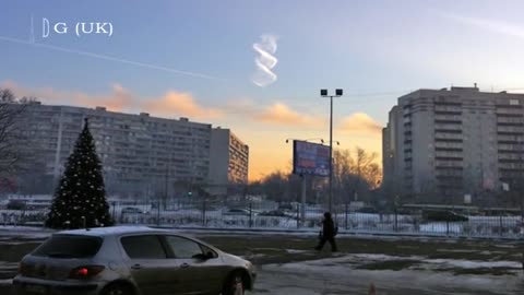cloud in the form of DNA in the sky of Moscow