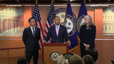 Rep. Hakeem Jeffries wins historic bid to lead House Democrats