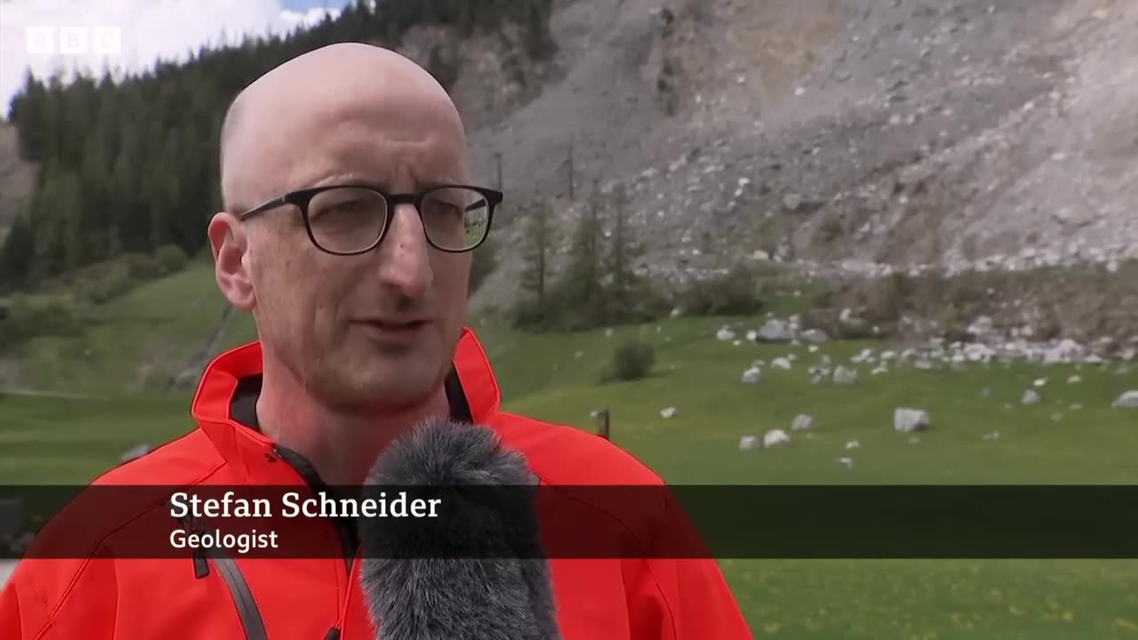 Swiss village of Brienz evacuated over risk of imminent rockslide - BBC News