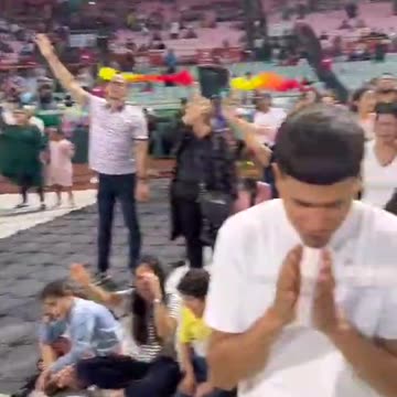 Puerto Rico praying for peace