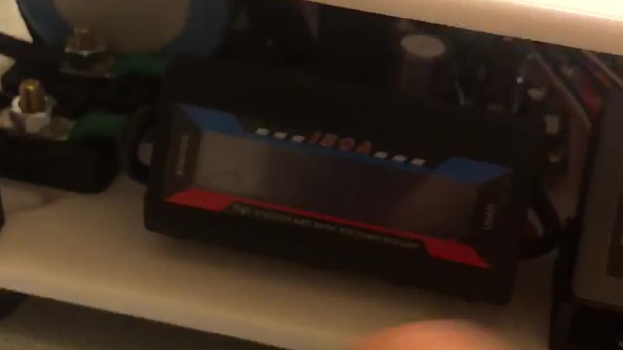 Capacitor input switch for safe battery connection