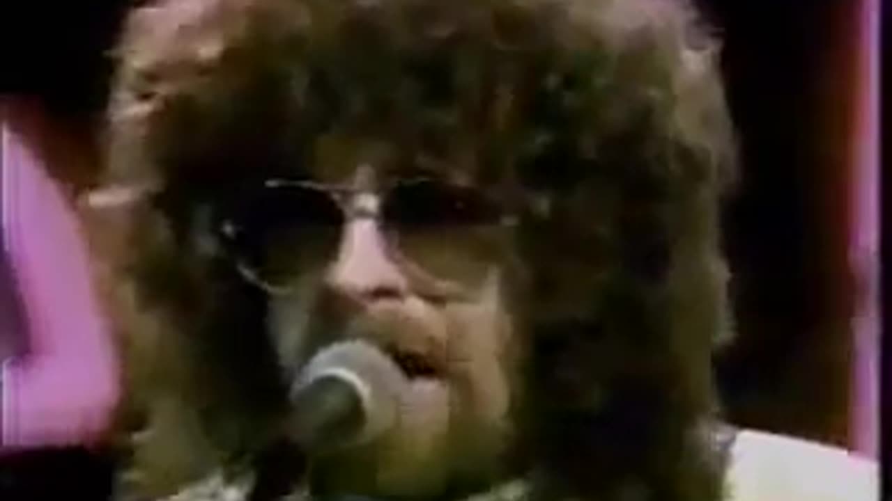 Electric Light Orchestra (ELO) - Evil Woman = Music Video Performance 1975 (Low Q)