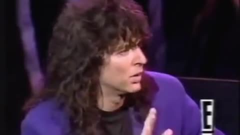 Donald Trump / Howard Stern interview 1992 *crude language*