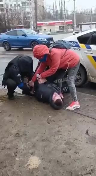 Hon na rekruty do banderovské armády v ulicích Oděsy