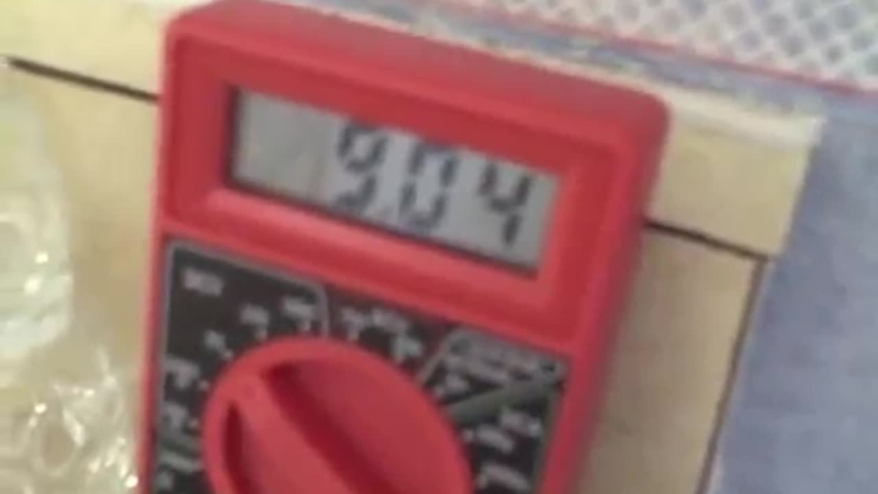 Homemade battery - Water - Icecube Trays - Glasses