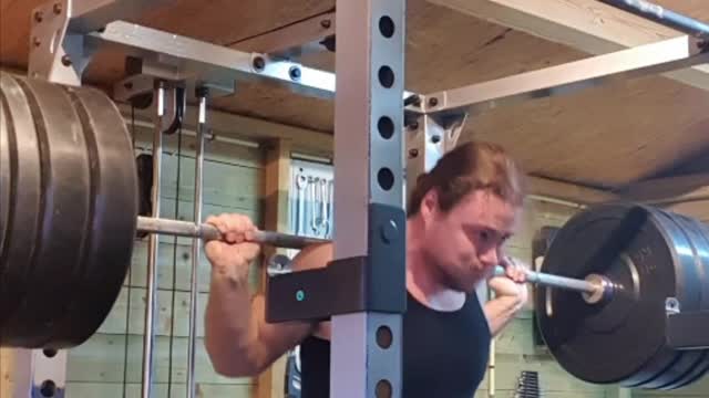 3x3 135 Kgs Paused Squats. Final Set.